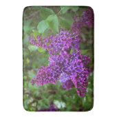 Paarse Lilacs op een lentedag Badmat (Voorkant Verticaal)