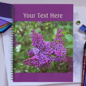 Paarse Lilacs op een lentedag gepersonaliseerd Notitieboek
