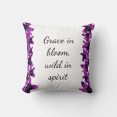 Paarse Lily Sierkussen (Voorkant)