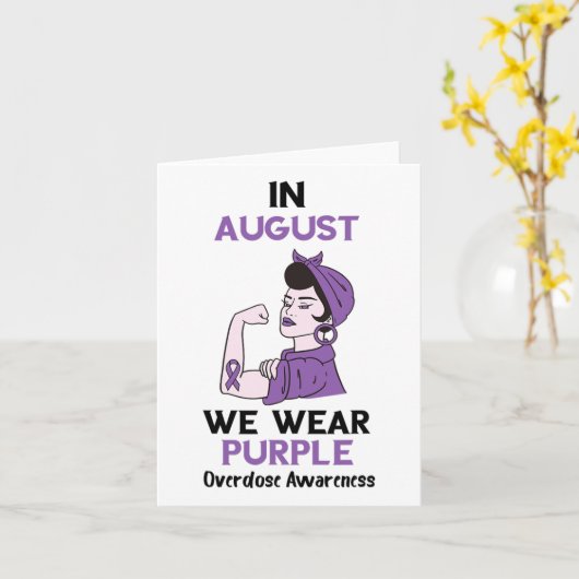 Paarse lint Overdosis Bewustzijnsmaand in augustus Kaart (Gele Bloem)