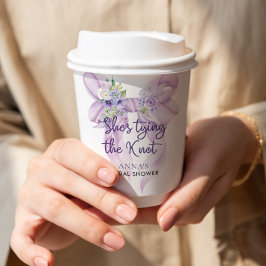 Paarse lint ze knoopt de knoop bruidsfeest papieren bekers