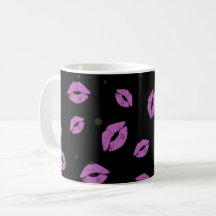 Paarse lipstick Kisses op zwart achtergrondpatroon