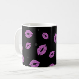 Paarse lipstick Kisses op zwart achtergrondpatroon Koffiemok