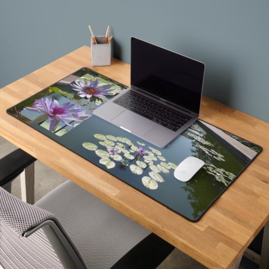 Paarse Lotus Bloemen in Pond Desk Mat (Kantoor 2)