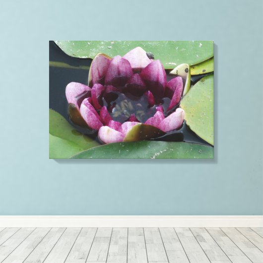 Paarse Lotus Photography Single Print (Insitu (Houten vloer))