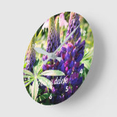 Paarse Lupine Flower Trio Personalized Ronde Klok (Hoek)