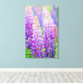 Paarse Lupine Gewikkeld Canvas Afdruk (Insitu (Houten vloer))