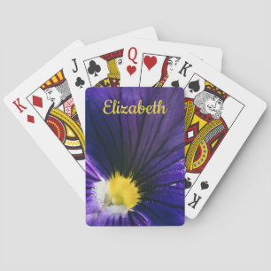 Paarse macrofoto van de stroomafnemer pokerkaarten