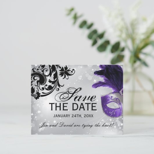 Paarse Masquerade Wedding Save the Date Aankondigingskaart (Staand voorkant)