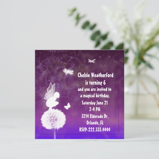 Paarse-meisjesfeeëndag uitnodiging (Staand voorkant)