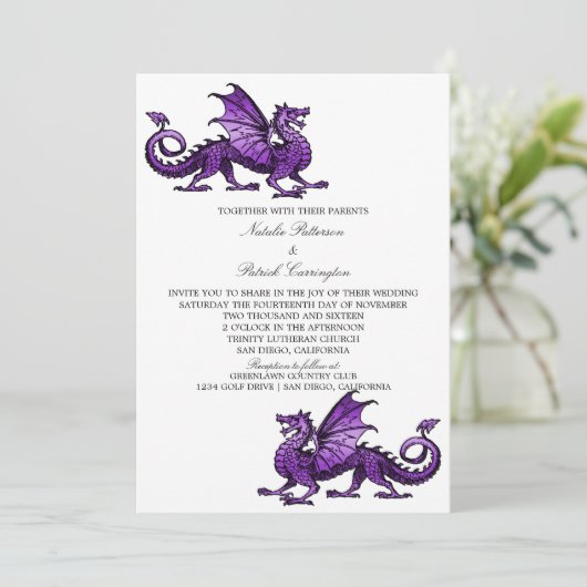 Paarse middeleeuwse drakenbruiloft kaart (Staand voorkant)