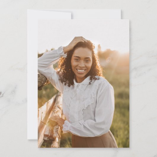 Paarse minimalistische afstudeerpartijuitnodiging kaart (Achterkant)