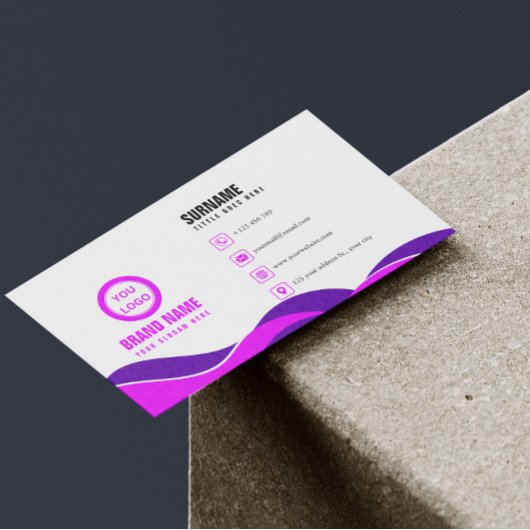 Paarse moderne elegante visitekaartje