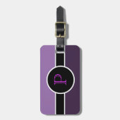 Paarse Monogram Initiaal Moderne Chic Reisbag Bagagelabel (Voorkant verticaal)