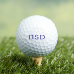 Paarse Monogram Initialen Gepersonaliseerd Golfballen<br><div class="desc">Aangepaste golfballen maken geweldige geschenken voor alle gelegenheden. Dit ontwerp heeft een paarse bloktekst in monogramstijl. U kunt de tekst aanpassen met alle initialen of bewoordingen van uw keuze. #golflover</div>