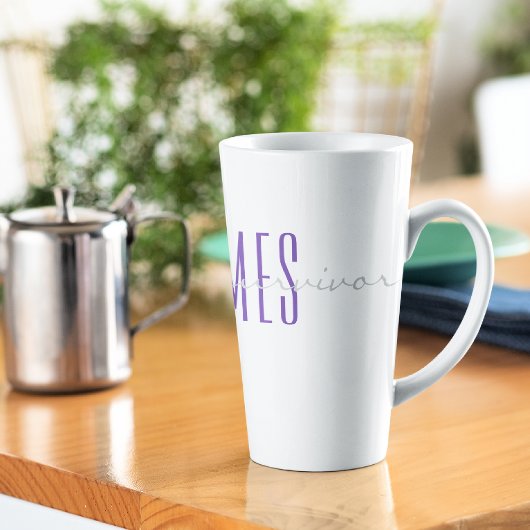Paarse Monogram Soft Grey ik ben een overlevende 1 Latte Mok