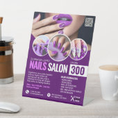 Paarse nagelsalon, schoonheidssalon, make-upkunste reclamebord met voetstuk (Insitu)