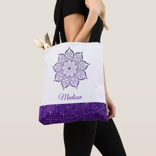 Paarse namaak glitters mandala op wit tote bag (Dichtbij)