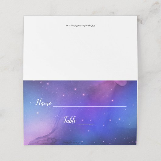 Paarse Nebula Celestial Art Wedding Table Plaatskaartje (Buitenkant ongevouwen)