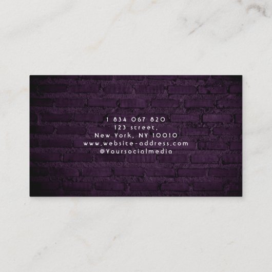 Paarse neon spray tan op bakstenen muur visitekaartje (Achterkant)