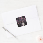 Paarse ohm schedel met verfspatten. vierkante sticker (Envelop)