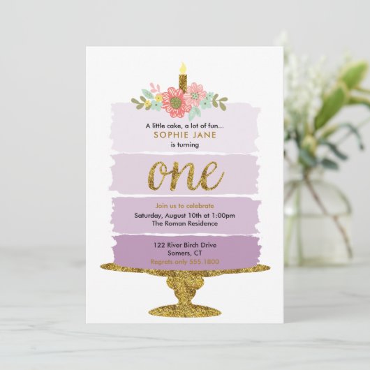 Paarse Ombre Cake First Birthday Uitnodiging (Staand voorkant)
