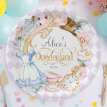 Paarse, Onederland, Tea party, Meisje 1e verjaarda Papieren Bordje<br><div class="desc">Dit heerlijke "Alice Onederland" papieren bord is een charmante aanvulling op de eerste verjaardagsviering van elk meisje. Het bord heeft een grillig Alice in Wonderland-thema en is versierd met iconische elementen uit het geliefde verhaal, geplaatst tegen een zacht roze achtergrond. Delicate muntaccenten door het hele ontwerp voegen een verfrissende touch...</div>