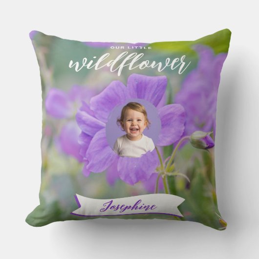 Paarse Onze Kleine Wildflower Custom Kind Fotonaam Kussen (Voorkant)