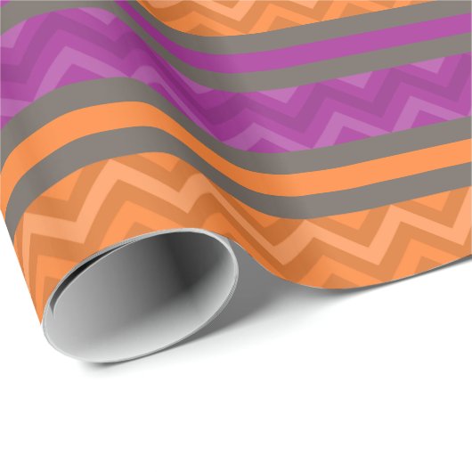 Paarse & oranje chevron strepen patroon cadeaupapier (Rol Hoek)