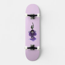 Paarse orchidebloem, Skateboard