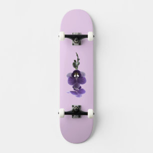 Paarse orchidebloem, Skateboard