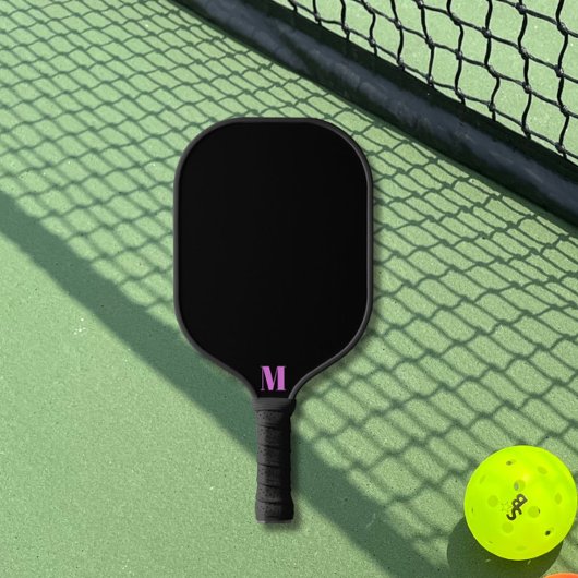 Paarse Orchidee Funk en Zwart Modern Monogram Pickleball Paddle