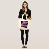 Paarse orchidee grote tote bag (Voorkant (model))