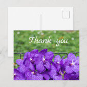 Paarse orchidee op groen gras bedankt briefkaart (Voorkant / Achterkant)