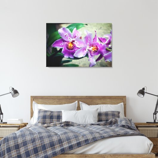 Paarse orchideeën gewikkeld canvas print (Insitu (Slaapkamer))