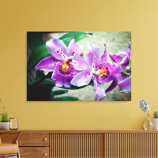 Paarse orchideeën gewikkeld canvas print (Insitu (Woonkamer))