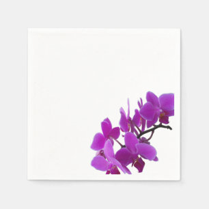 Paarse orchideeën op een witte servet