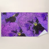 Paarse pansies, abstract schilderij, bloemkunst strandlaken (Voorkant)
