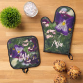 Paarse pansies en roze vergeet-me-nots ovenwant & pannenlap set (Top down)