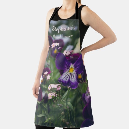 Paarse pansies en roze vergeet-me-nots schort (Insitu)