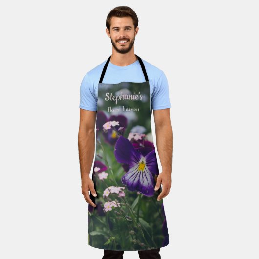 Paarse pansies en roze vergeet-me-nots schort (Gedragen)