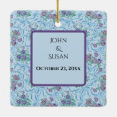 Paarse Pansies Lichte Blauwe Foto Keramisch Ornament (Achterkant)