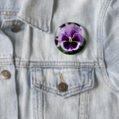 Paarse Pansy close-up Ronde Button 5,7 Cm (In situ)