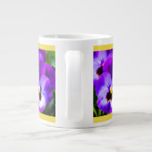 Paarse Pansy Yellow Cup Grote Koffiekop (Achterkant)