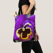 Paarse pantserbloem tote bag (Dichtbij)
