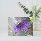 Paarse passie tropische bloem dicht bij elkaar briefkaart (Staand voorkant)