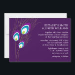 Paarse Peacock Feathers Wedding Kaart<br><div class="desc">De elegante en klassieke uitnodiging is voorzien van een prachtige vectorillustratie van paukveren op een diepe paarse achtergrond. Ideaal voor bruiloften,  vrijgezellenfeesten,  verjaardagsfeestjes,  zoete zestien feestjes en nog veel meer!</div>