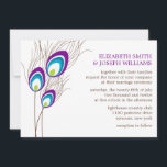 Paarse Peacock Feathers Wedding Kaart<br><div class="desc">De elegante en klassieke uitnodiging is voorzien van een prachtige vectorillustratie van paukveren op een diepe paarse achtergrond. Ideaal voor bruiloften,  vrijgezellenfeesten,  verjaardagsfeestjes,  zoete zestien feestjes en nog veel meer!</div>
