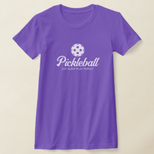 Paarse pekelklep past in het shirt voor vrouwen