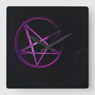 paarse pentagram klok